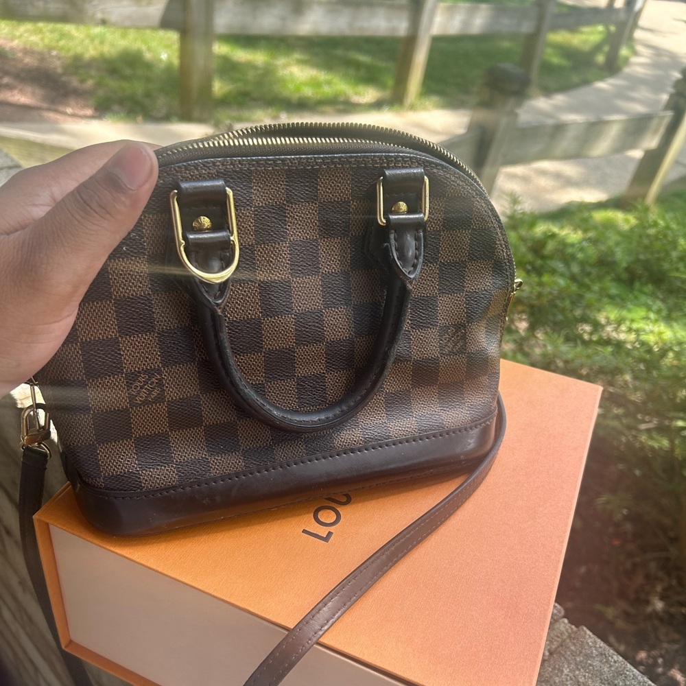 Louis Vuitton Crosbody hand bag